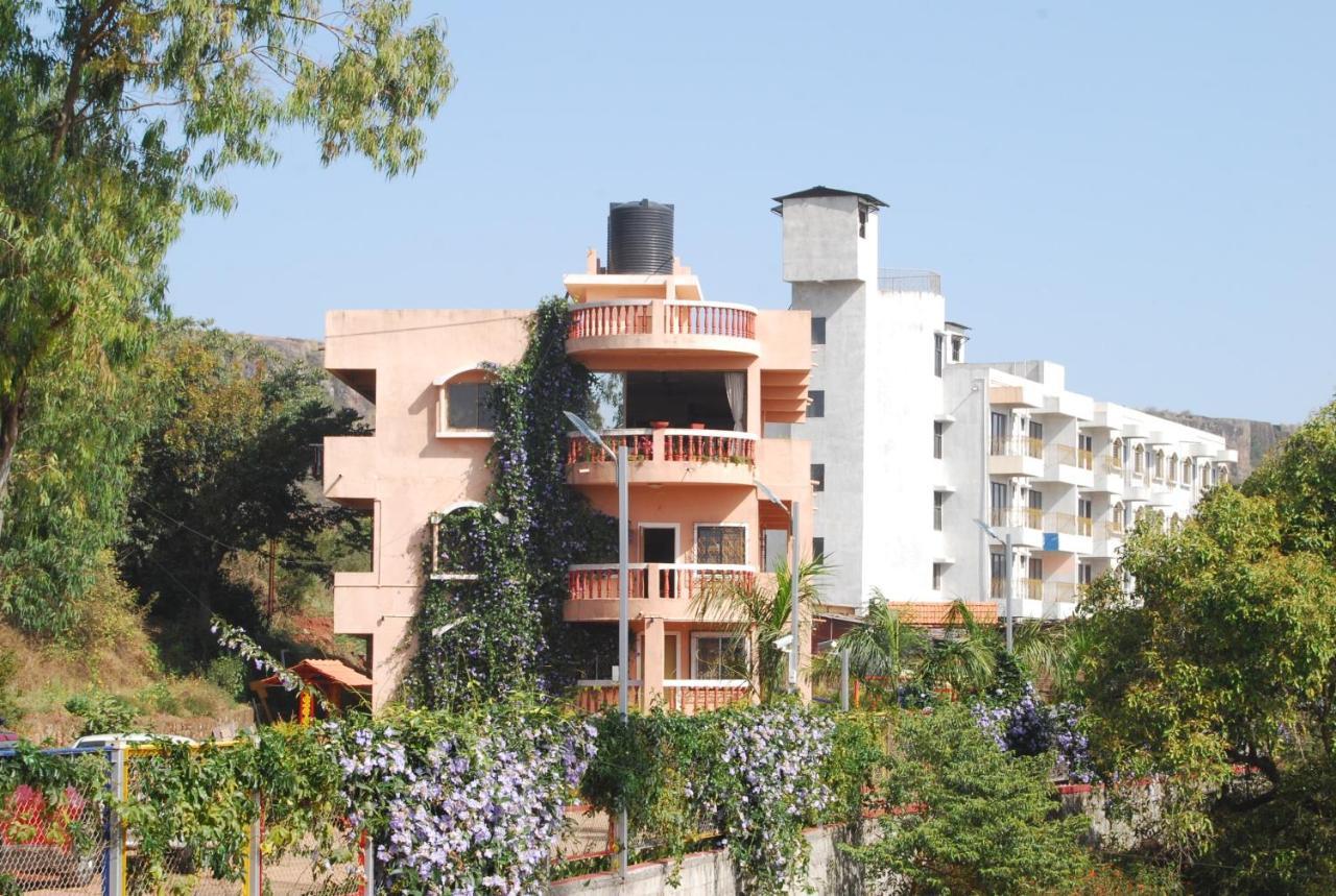 潘奇加尼Quinte Hills Residency别墅 外观 照片
