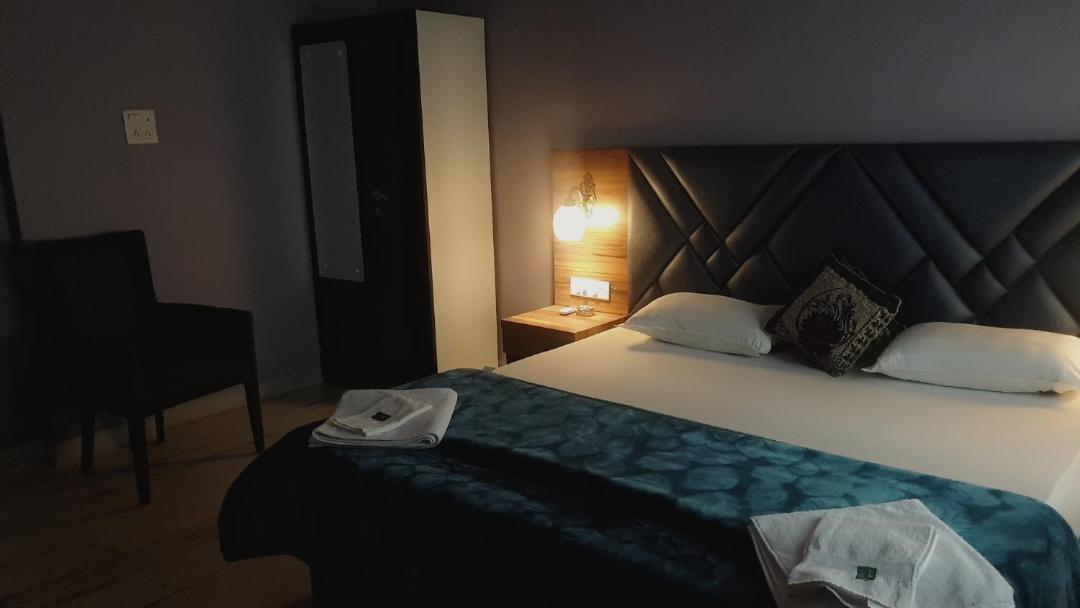 潘奇加尼Quinte Hills Residency别墅 外观 照片