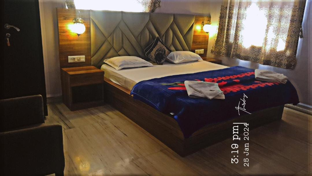 潘奇加尼Quinte Hills Residency别墅 外观 照片